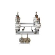 Разъединитель РЛНД-1-10-630 УХЛ1 с приводом ПРНЗ-10 2п Электрофарфор 00001203